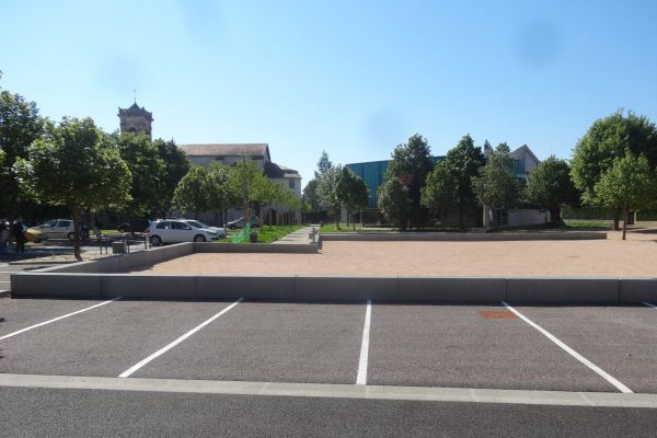 parking Brives-Charensac